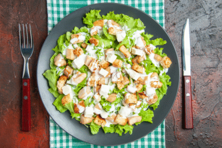 salada natural caesar deliciosa em menos de 15 minutos com ingredientes que voce ja tem em casa