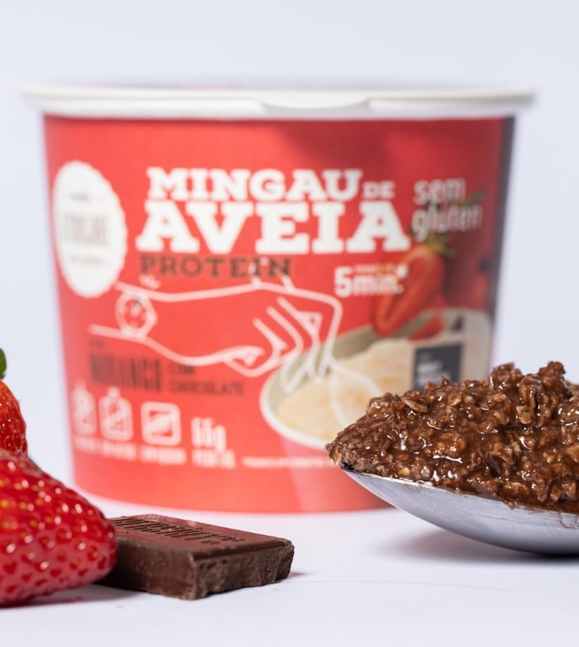 Close-up do pote sobre fundo branco liso. Close-up do pote sobre fundo branco liso.