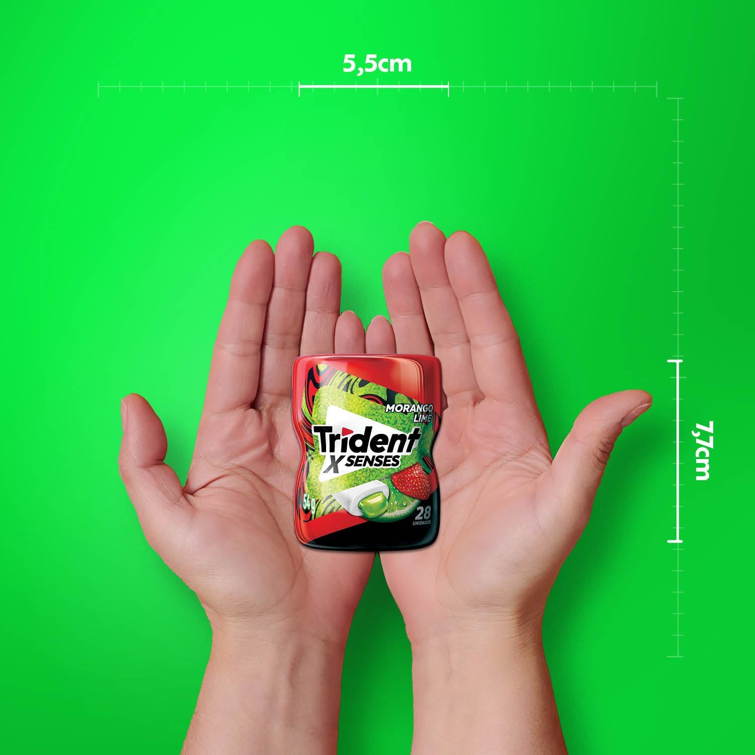 Imagem frontal do produto em fundo verde liso com marcações brancas de medidas.