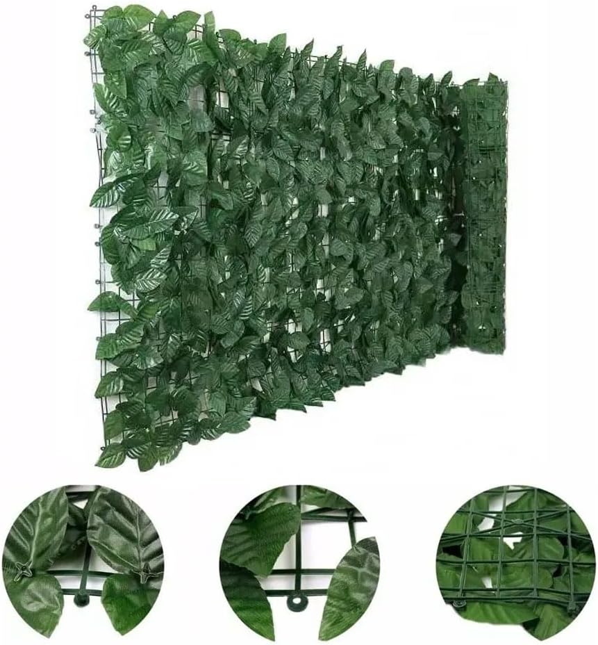 Imagem frontal destacando o painel de folhas verdes.