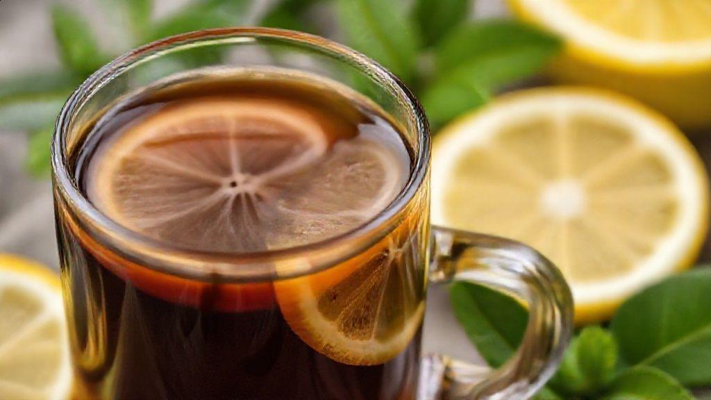 Como preparar o chá preto com limão perfeito