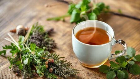 Chá para cólica menstrual muito forte: o alívio natural que você precisa agora